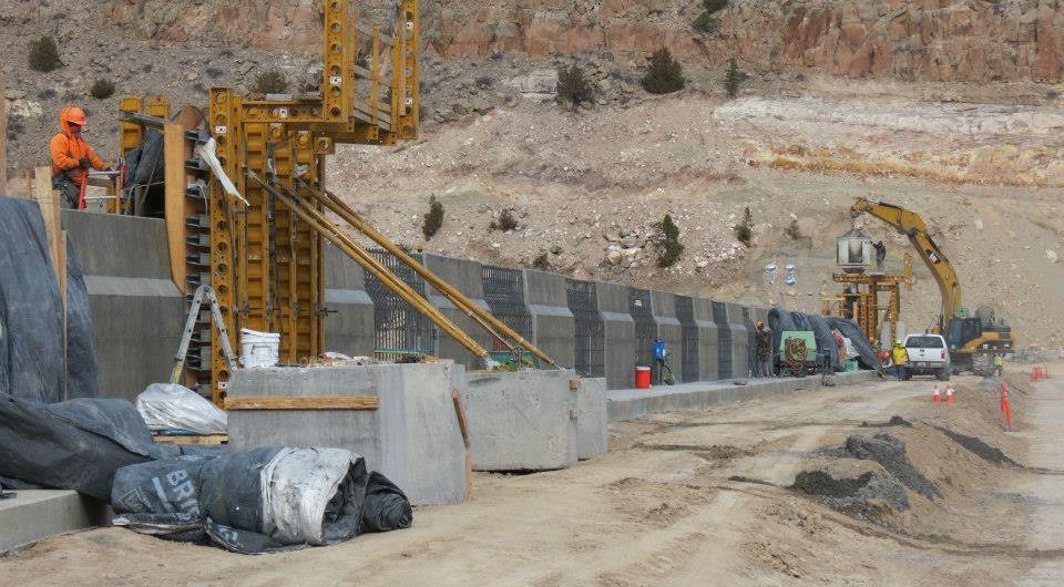 Glendo Dam Parapet Wall